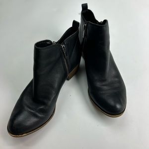 Black side zip booties from Lucky Brand, soft calf skin leather great for fall